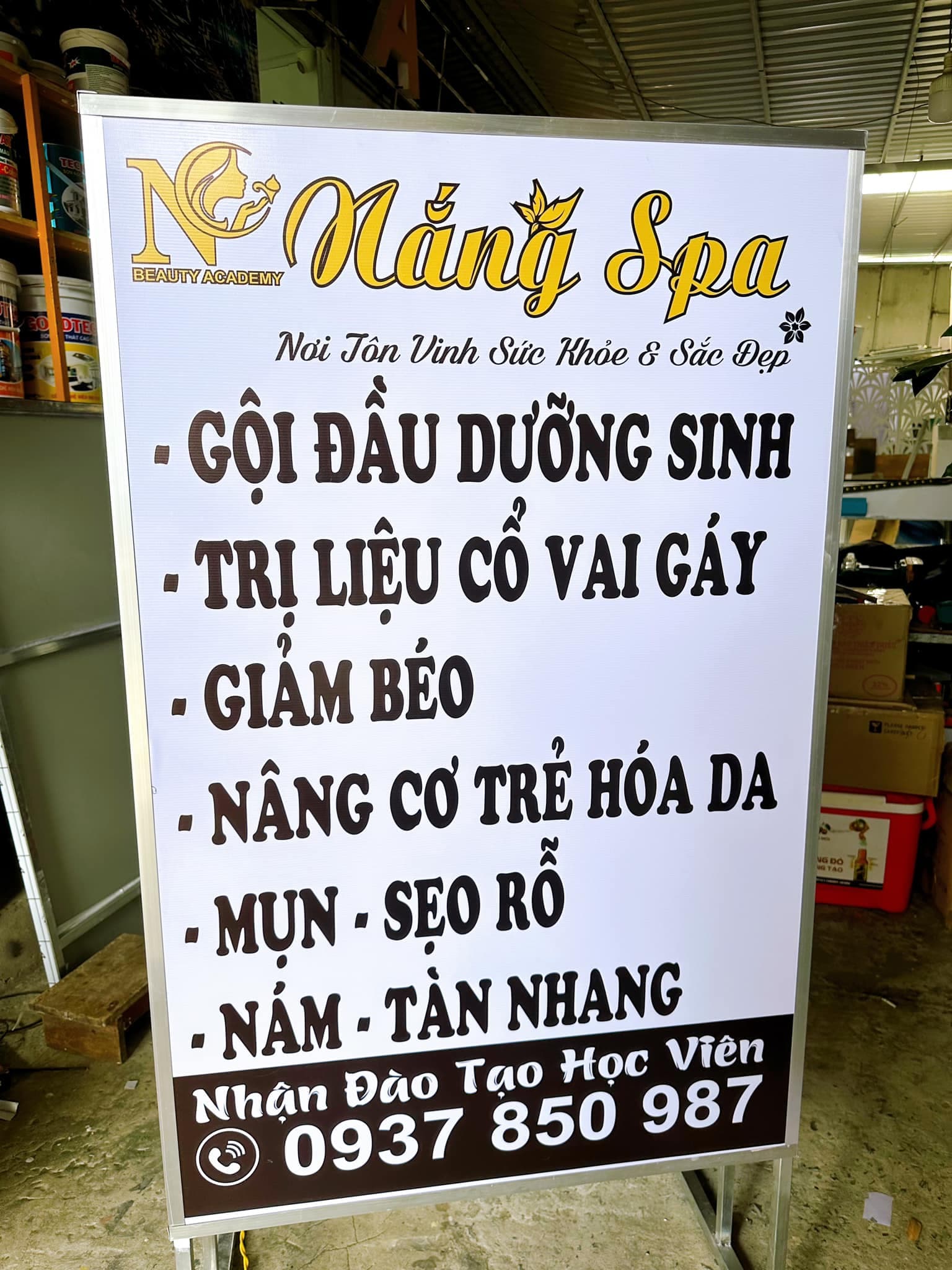 Bảng hiệu Decal spa
