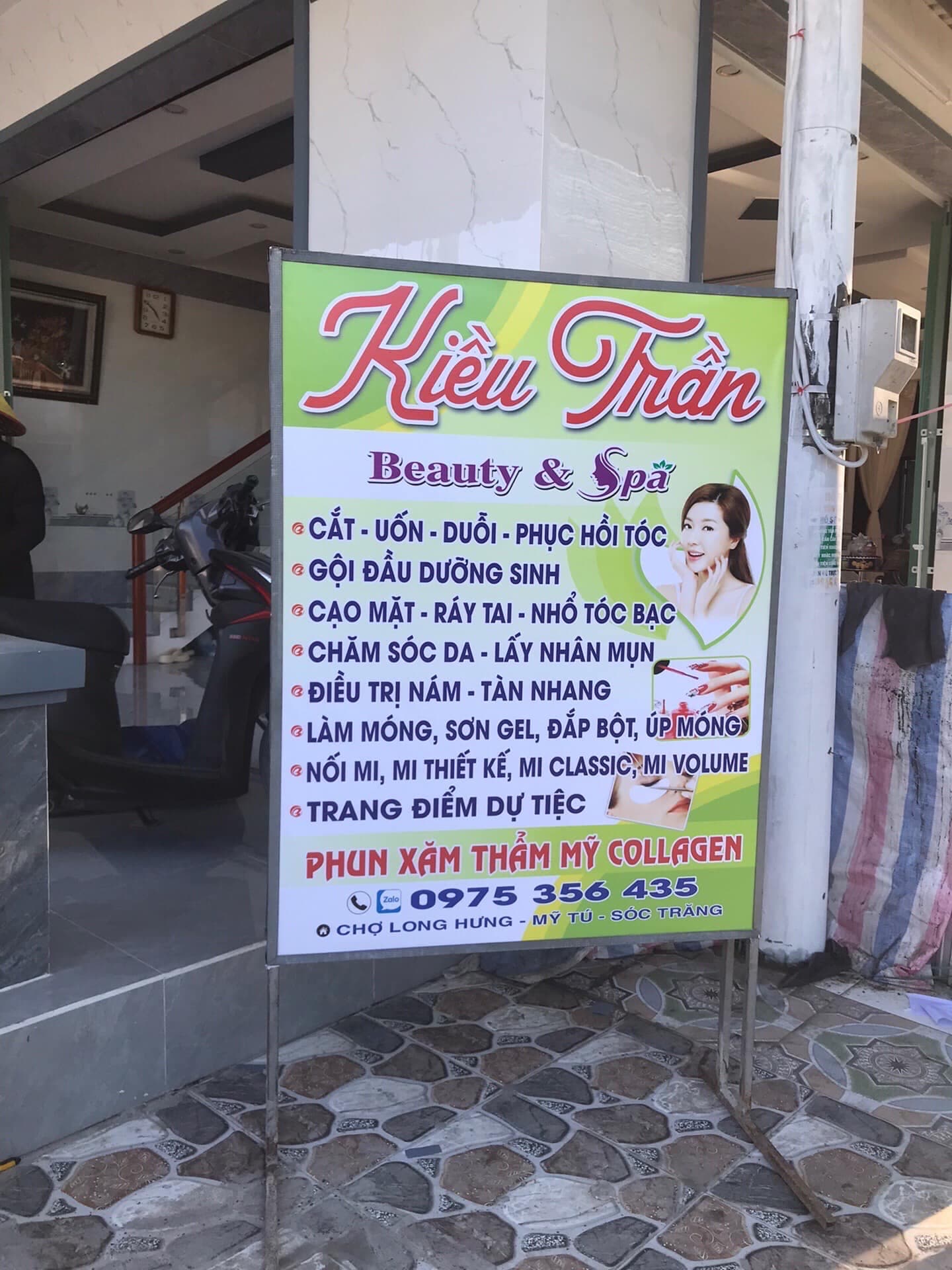 Bảng hiệu Decal tiệm spa