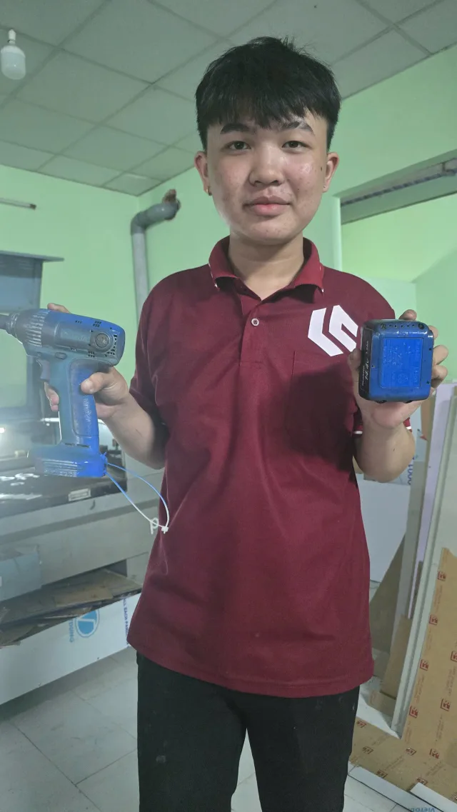 Nguyễn Bảo Khang Kỹ Sư Thi Công tại Siêu Thị Bảng Hiệu