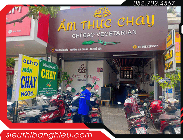 50+ Mẫu Bảng Hiệu Quán Chay Đẹp, Đơn Giản & Bền Ngoài Trời 2025 – Bảng Hiệu Quán Ăn