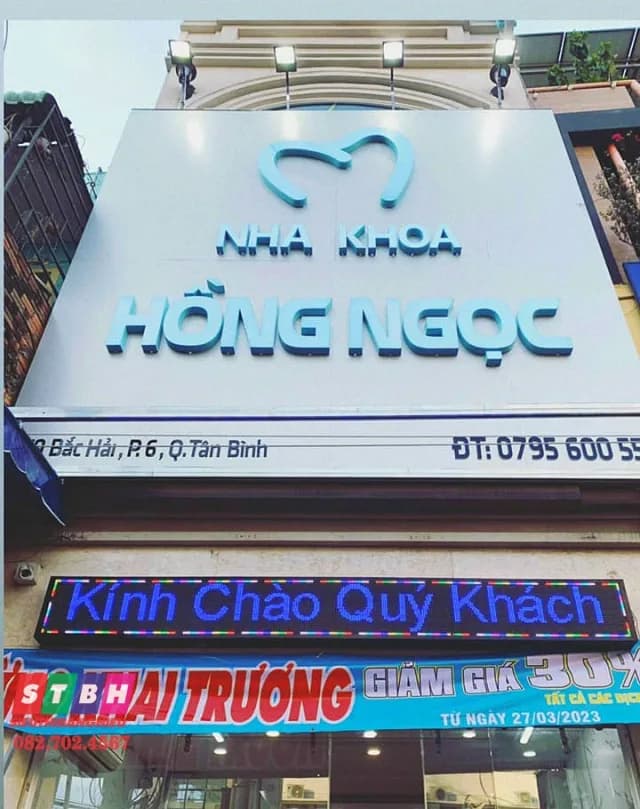 Bảng hiệu alu chữ nổi tại Quận Tân Bình, bề mặt phẳng, chữ mica hoặc inox, gọn gàng dễ đọc