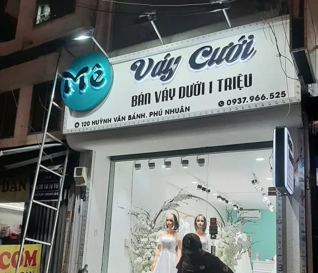 Thi công bảng hiệu váy cưới tại quận Phú Nhuận
