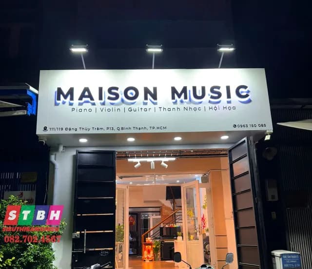 Thi công bảng hiệu trung tâm âm nhạc Maison Music ban đêm