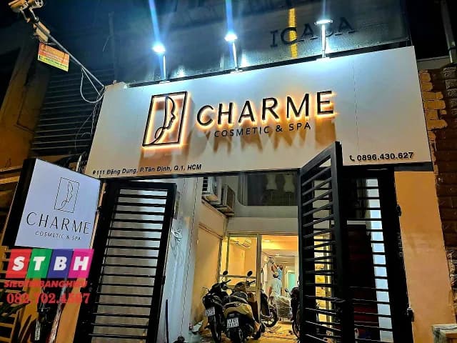 Thi công bảng hiệu Charme Cosmetic & Spa tại 111 Đặng Dung, Quận 1
