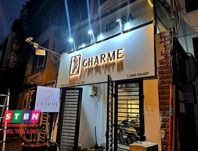 Thi công bảng hiệu quảng cáo Charme Cosmetic & Spa tại Đặng Dung, Quận 1