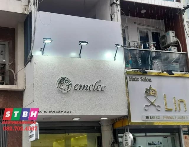 Thi công bảng hiệu Emelee tại Bàn Cờ, Quận 3