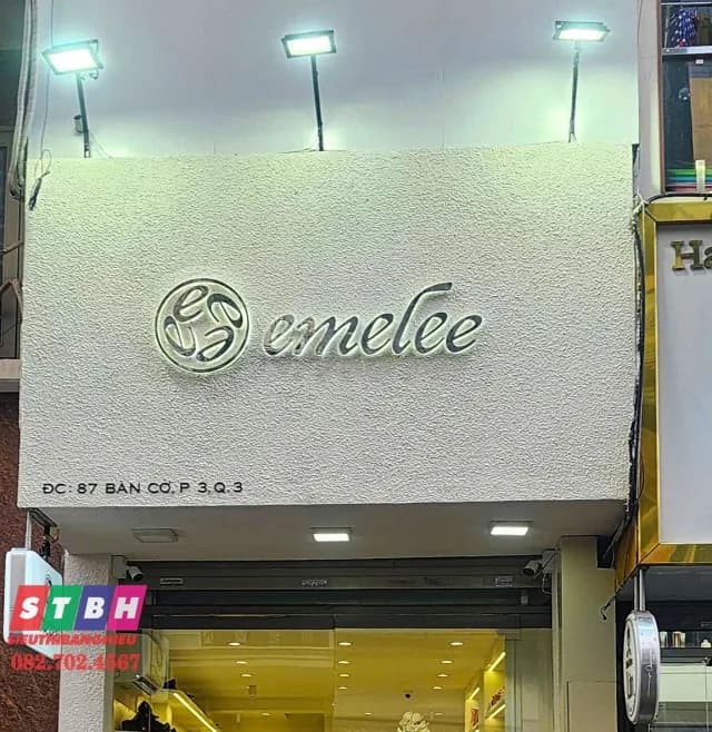 Làm bảng hiệu shop Emelee tại Bàn Cờ, Quận 3