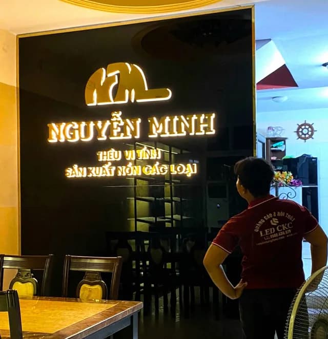 Logo nội thất và bảng hiệu văn phòng tại Quận 3, tăng nhận diện và sự chuyên nghiệp