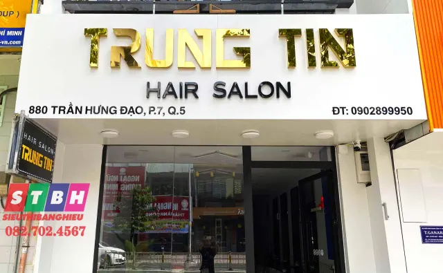 Bảng hiệu quảng cáo tại Quận 5 thiết kế gọn gàng, dễ đọc và bền