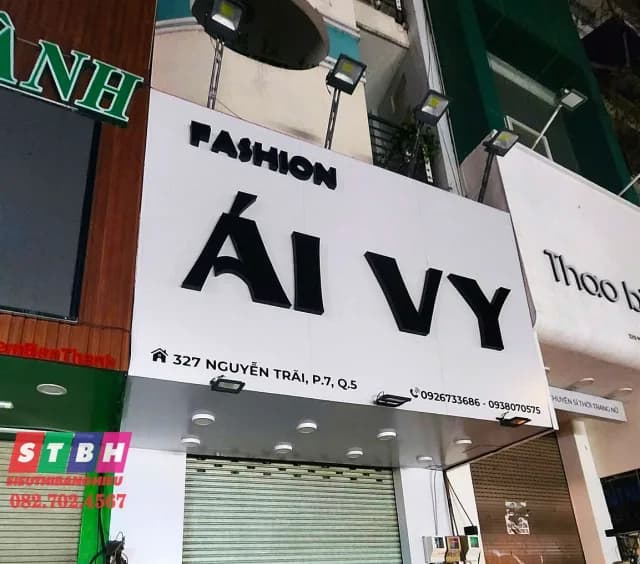Thi công bảng hiệu Fashion Ái Vy tại Nguyễn Trãi, Quận 5