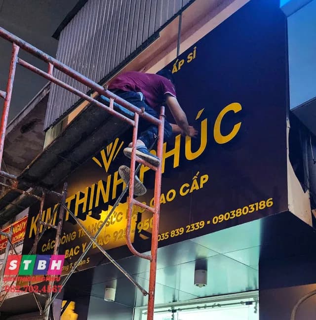 Thi công bảng hiệu trang sức Kim Thịnh Phúc tại Trần Hưng Đạo, Quận 5
