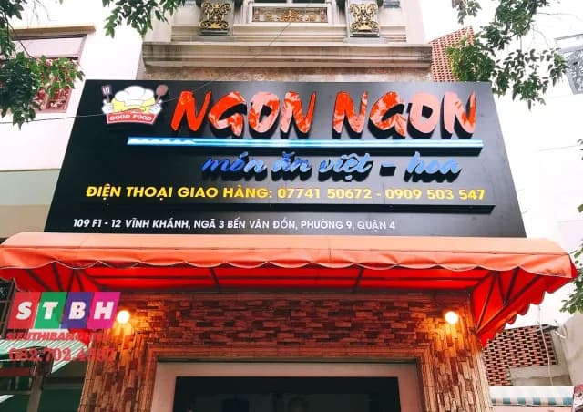 Bảng hiệu alu chữ nổi mica tại Quận 4, thiết kế gọn gàng, dễ đọc cho nhà phố mặt tiền nhỏ