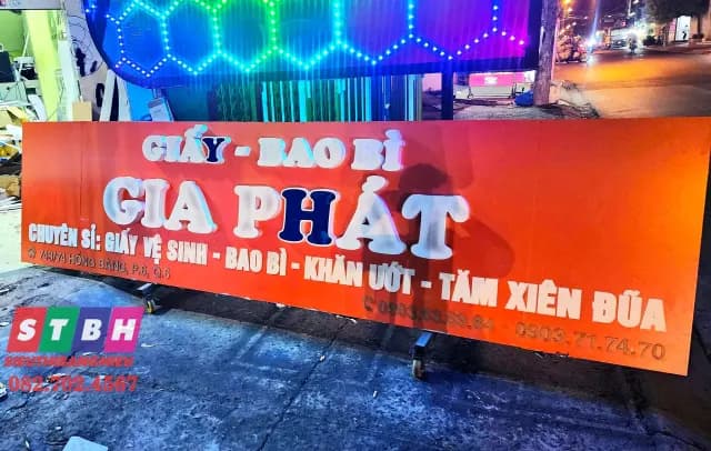 Gia công bảng hiệu Gia Phát tại xưởng Siêu Thị Bảng Hiệu