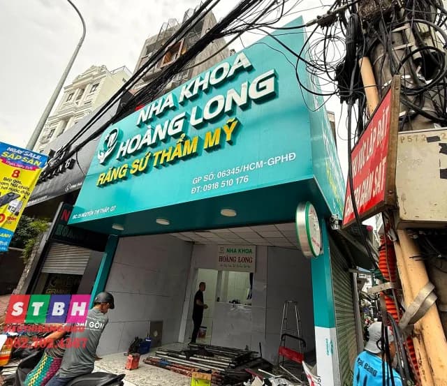 Bảng hiệu quảng cáo tại Quận 7 thiết kế hiện đại, phù hợp khu đô thị