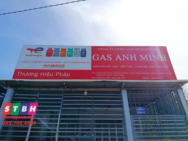 Làm bảng hiệu inox Phú Quốc đẹp cho showroom và văn phòng